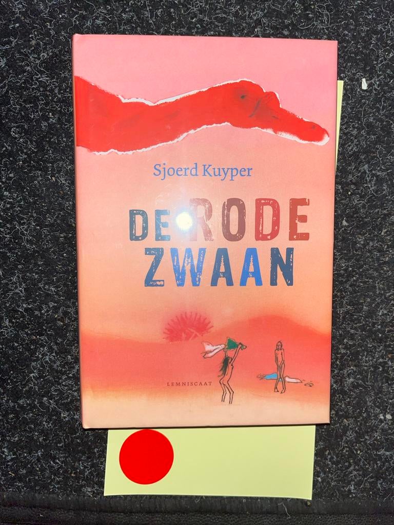 De Rode Zwaan - Sjoerd Kuyper (Kinderboek), Ophalen of Verzenden, Zo goed als nieuw, Fictie algemeen