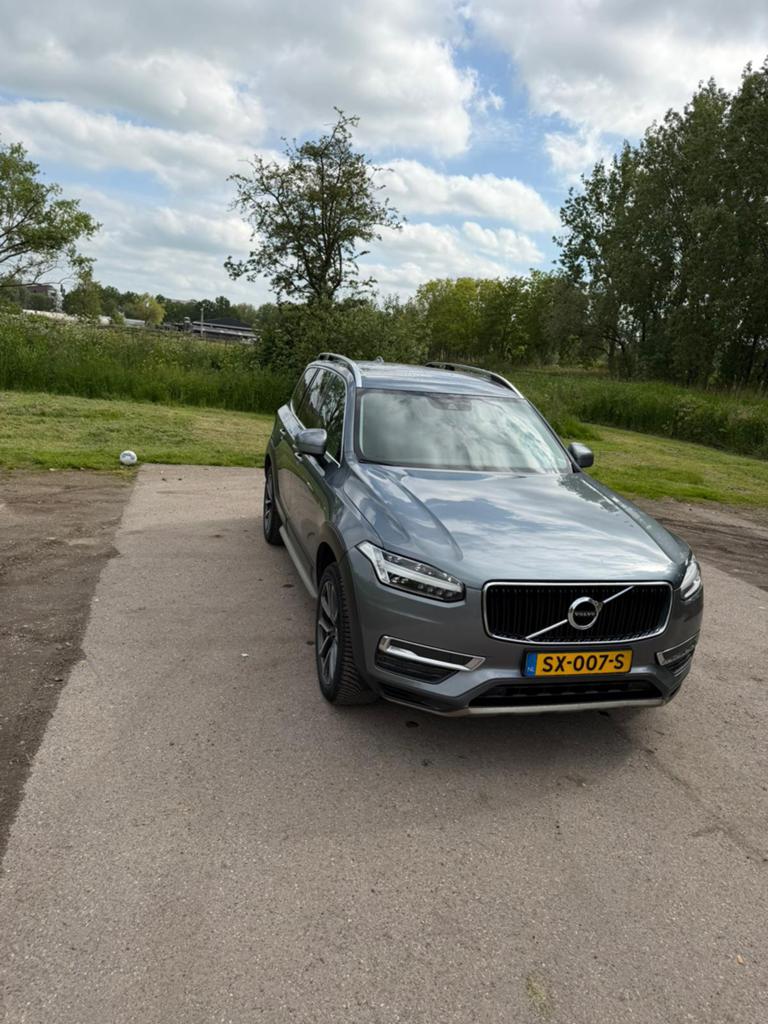 Volvo XC90 D4 190pk Geartronic 7P FWD 2018 Grijs, Auto's, Volvo, 1800 kg, 1969 cc, 7 stoelen, Diesel