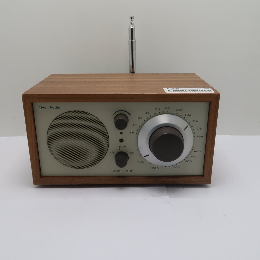 Tivoli Audio Model One Radio | in Nette Staat, Tivoli, Zo goed als nieuw, https://tivoliaudio.eu/nl_nl/contact, 160 North Washington Street, Suite 350, Boston, MA 02114, Verenigde Staten