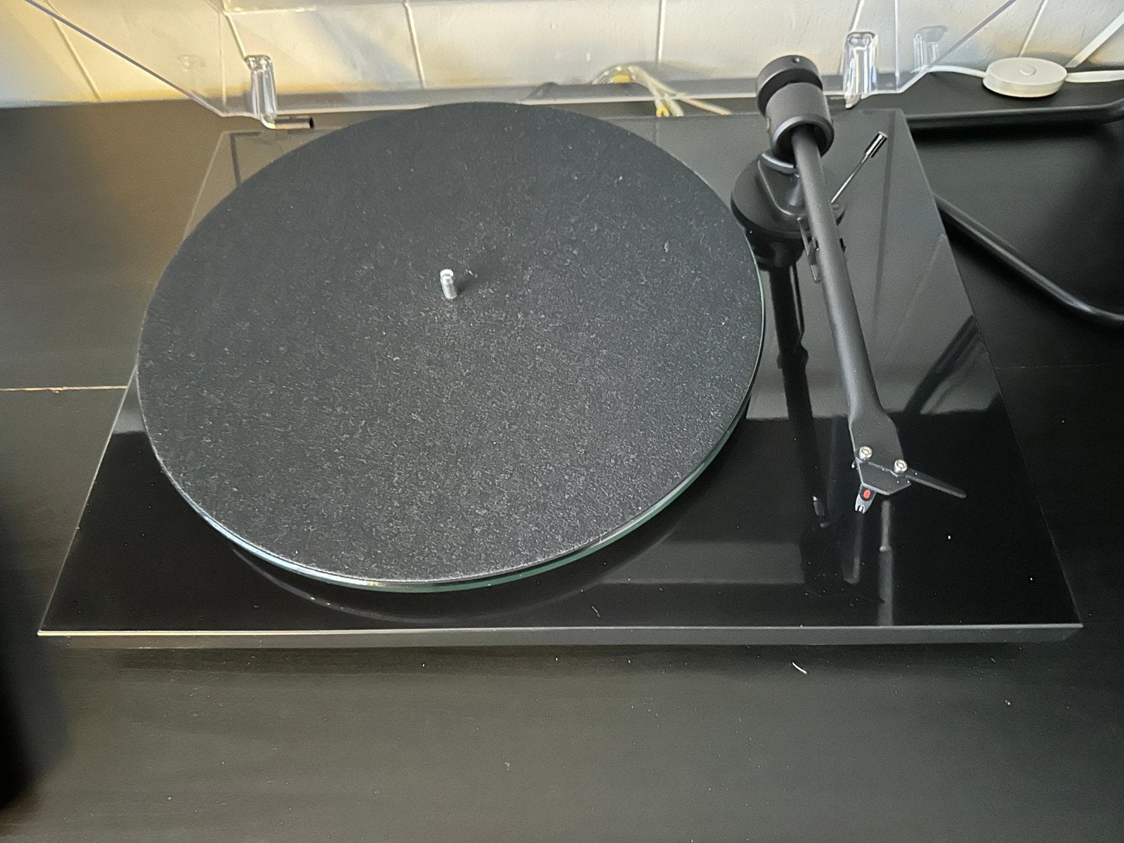 Mooie project evo 1 platenspeler. Pianozwart