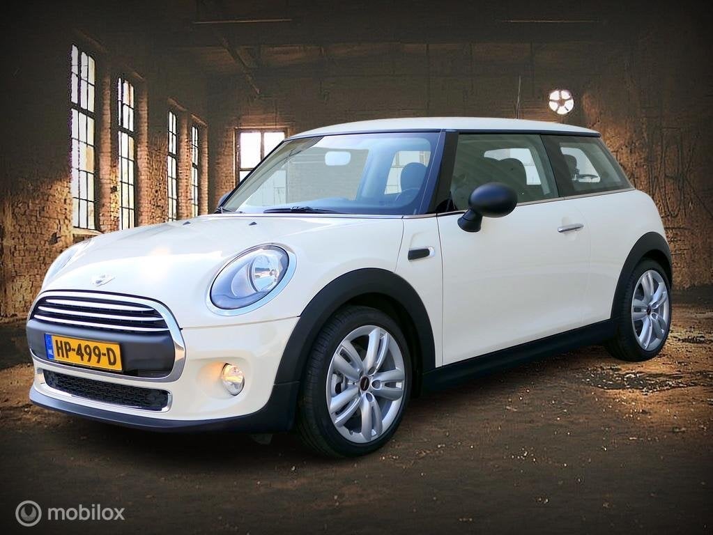 Mini One Business - navi - 17" JCW - 102 PK versie - NL auto, Voorwielaandrijving, Stof, Gebruikt, 4 stoelen