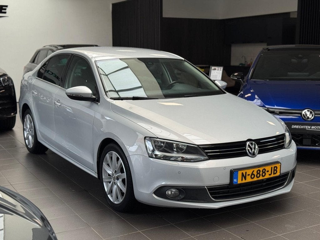 Volkswagen Jetta 1.4 TSI Highline DSG, Auto's, Euro 5, Stof, Gebruikt, 680 kg
