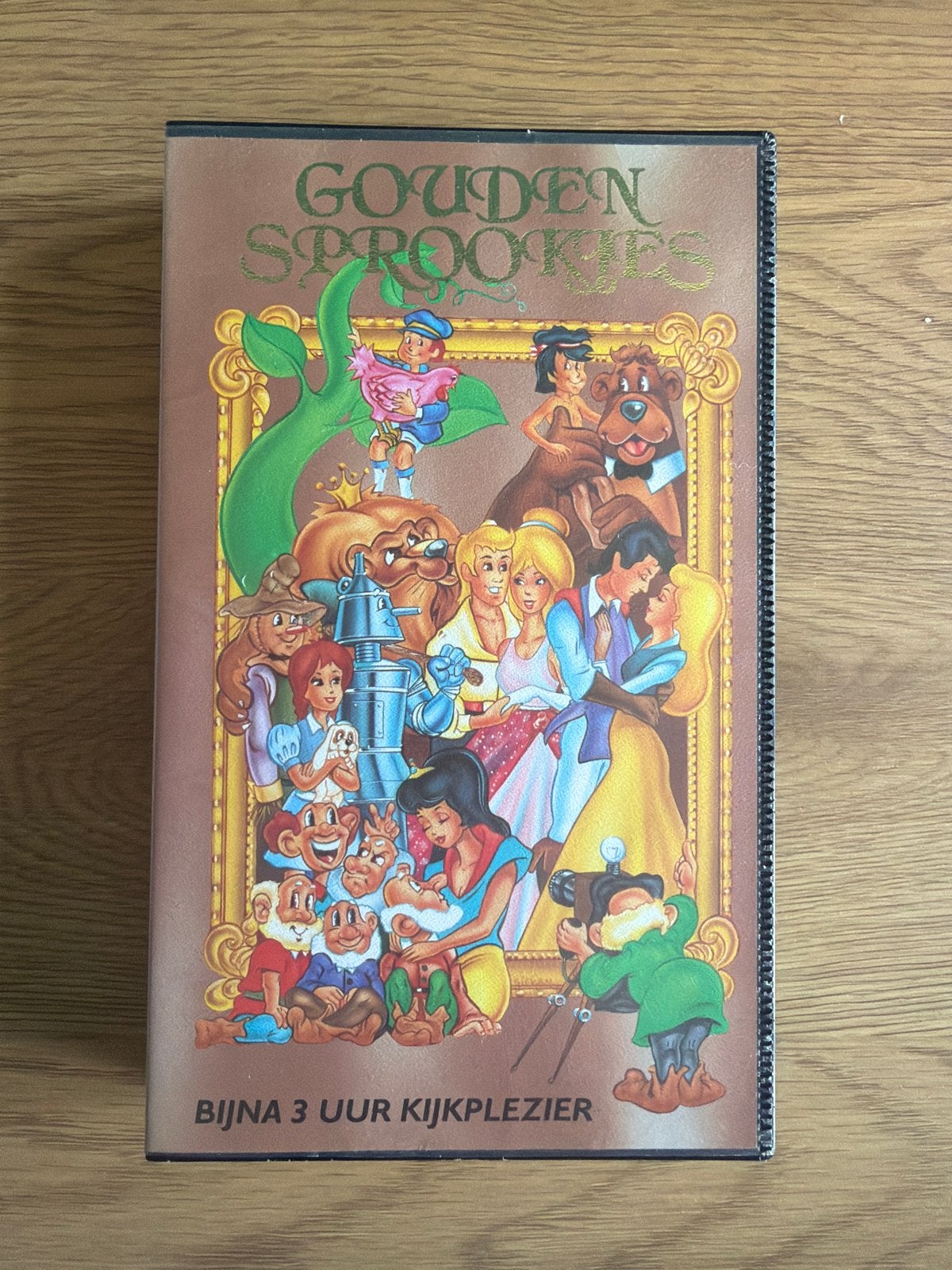 Gouden Sprookjes VHS - Sneeuwwitje, Assepoester, Doornroosje, Gebruikt, Alle leeftijden, Kinderfilm, VHS