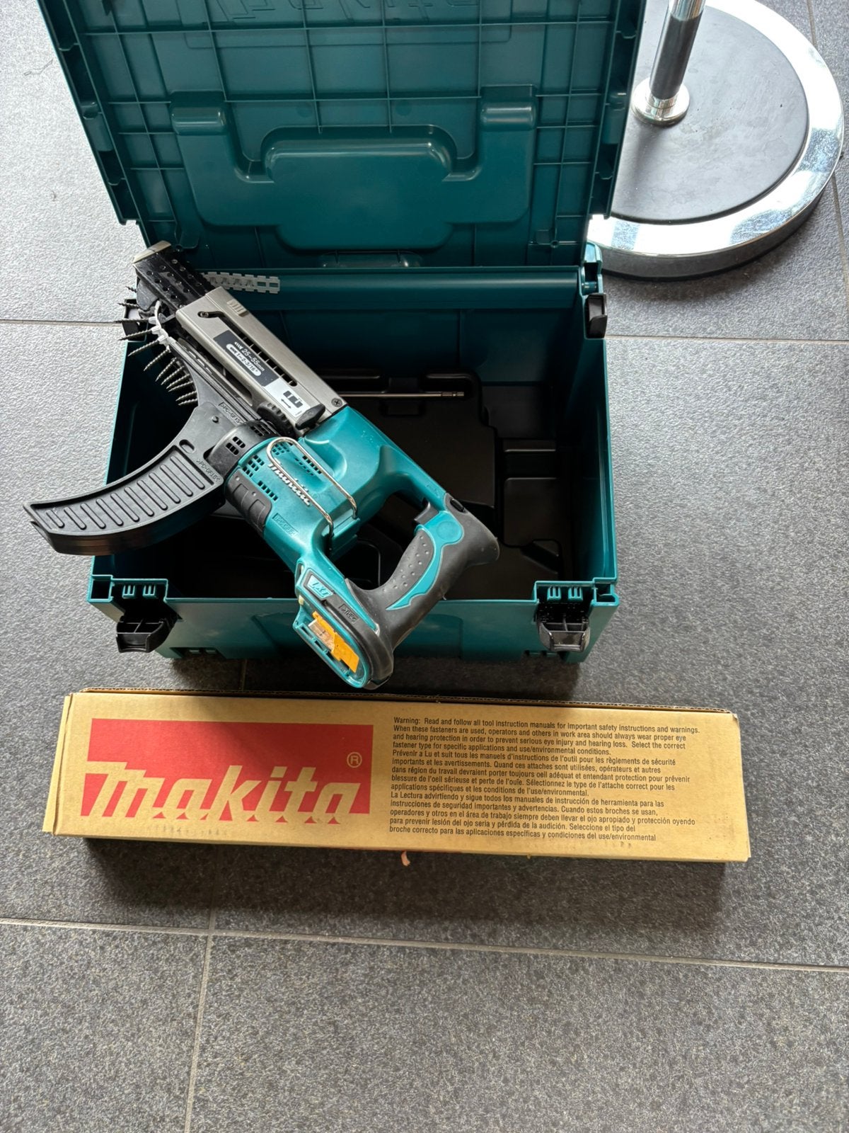 Makita gipsplaat schroefmachine  ddf550, Ophalen of Verzenden, Zo goed als nieuw