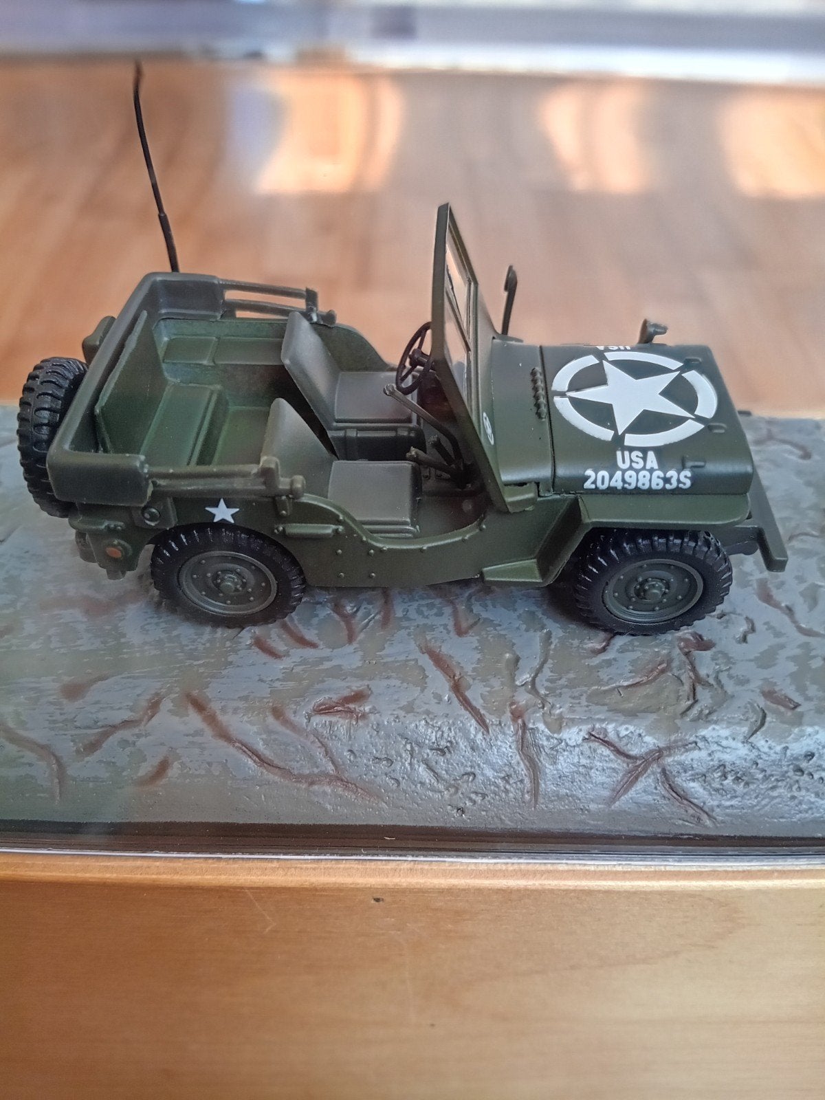 Militaire Voertuigen Modellen - Willys Jeep & TPZ 1 Fuchs, Hobby en Vrije tijd, Overige merken, 1:32 tot 1:50, Overige typen, Nieuw