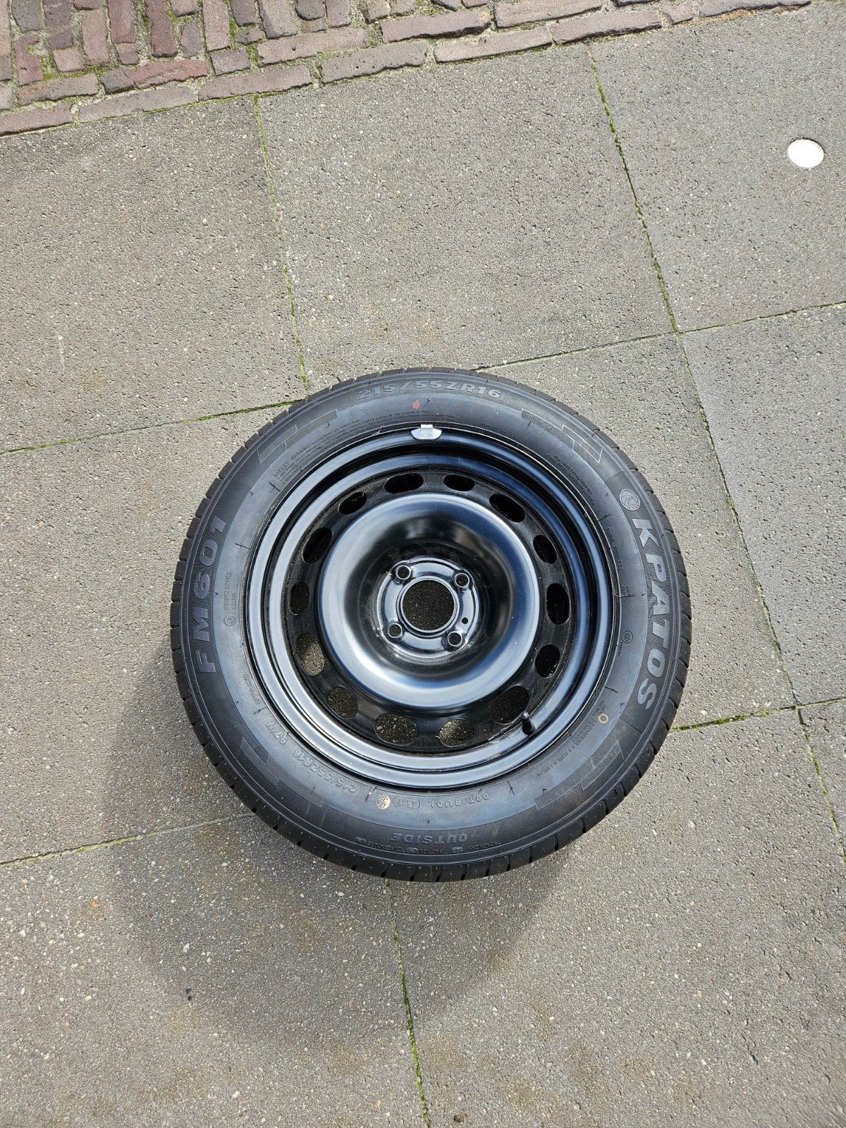 Nieuwe 215/55ZR16 band op stalen velg, peugeot 5008, Ophalen, 215 mm, 16 inch, Banden en Velgen