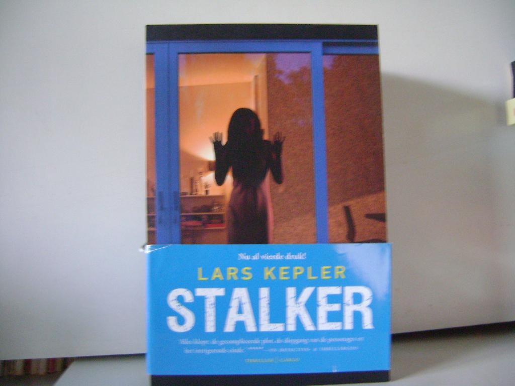 Stalker.Thriller van Lars Kepler uit 2014, Scandinavië, Ophalen of Verzenden, Zo goed als nieuw, Lars Kepler