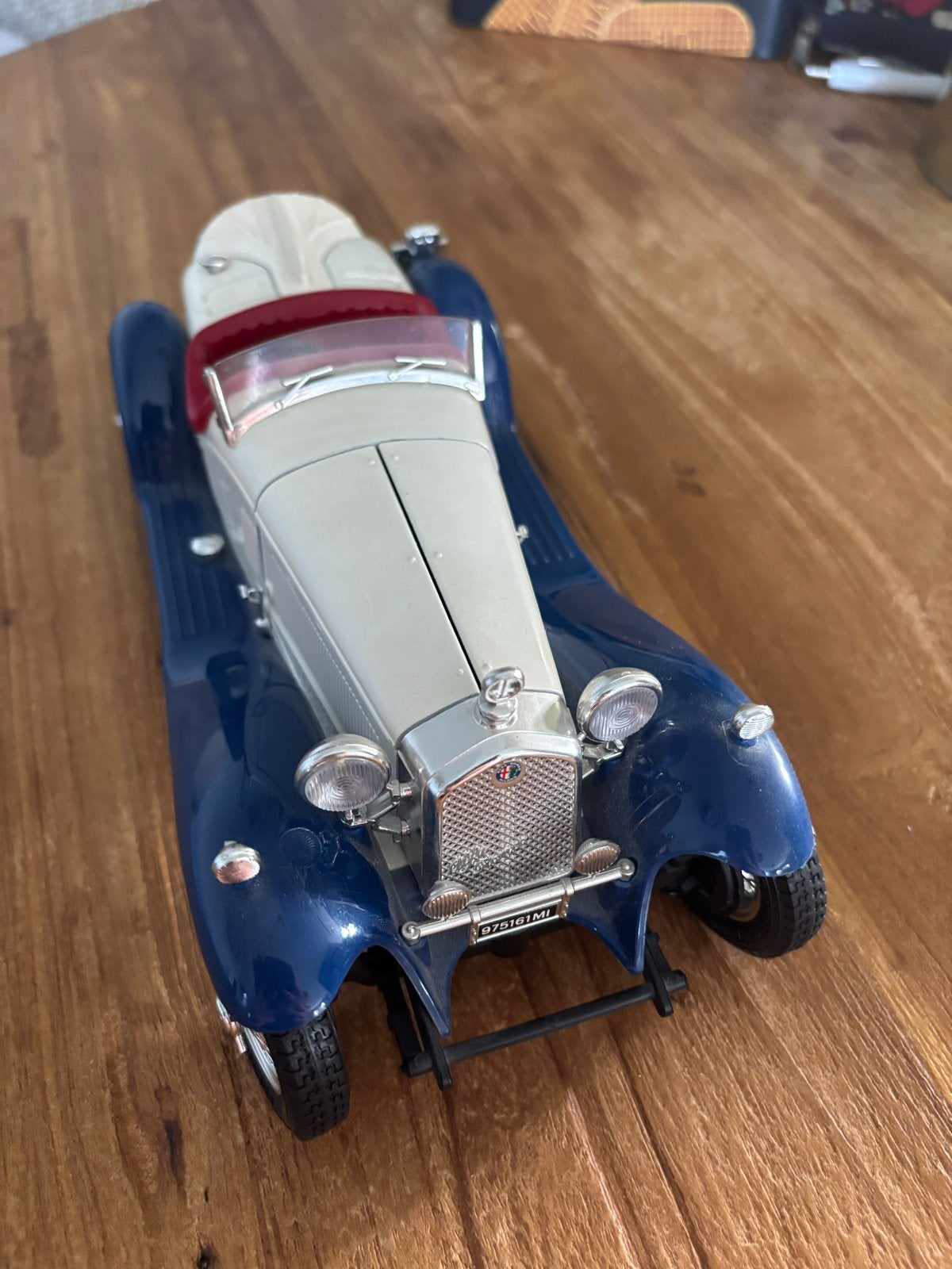 Alfa Romeo 2300 Spider (1:18) - Gedetailleerd Model, Ophalen of Verzenden, Zo goed als nieuw, Overige typen