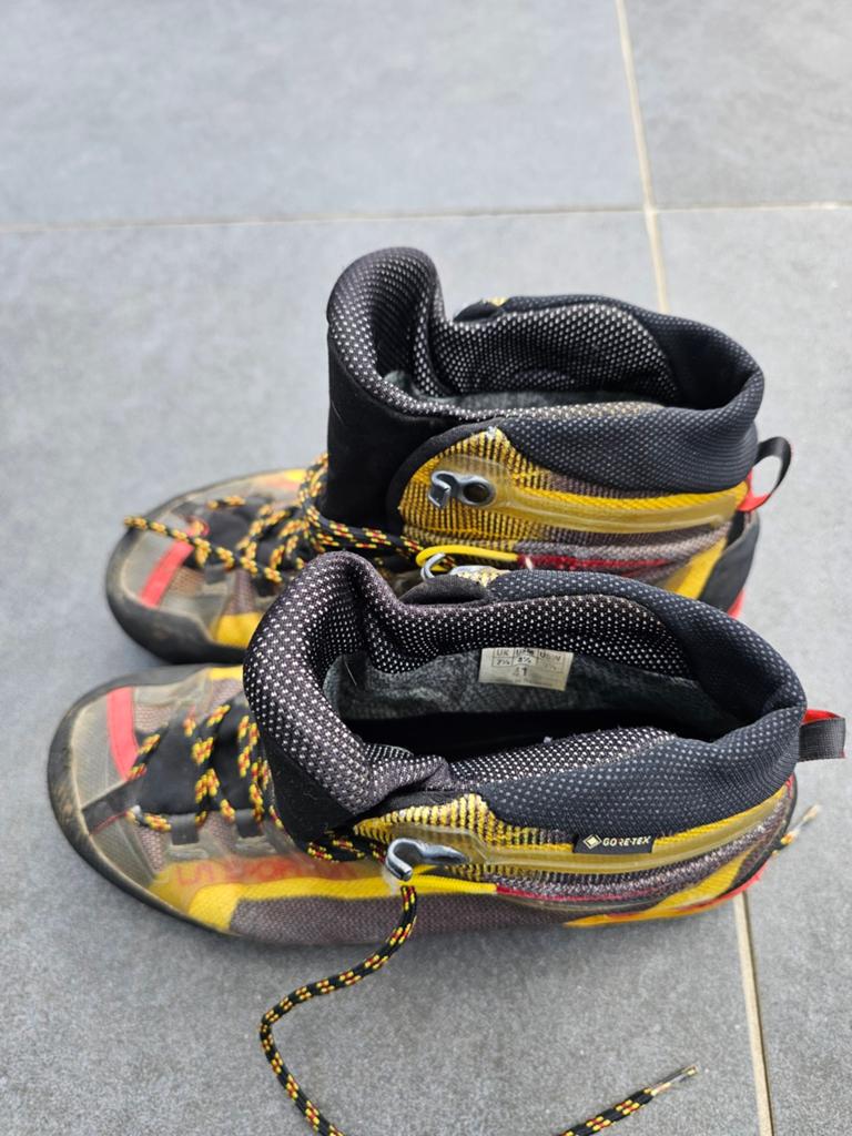 Wandelschoenen/bergschoenen/via ferrata, Ophalen of Verzenden, Zo goed als nieuw, Schoenen