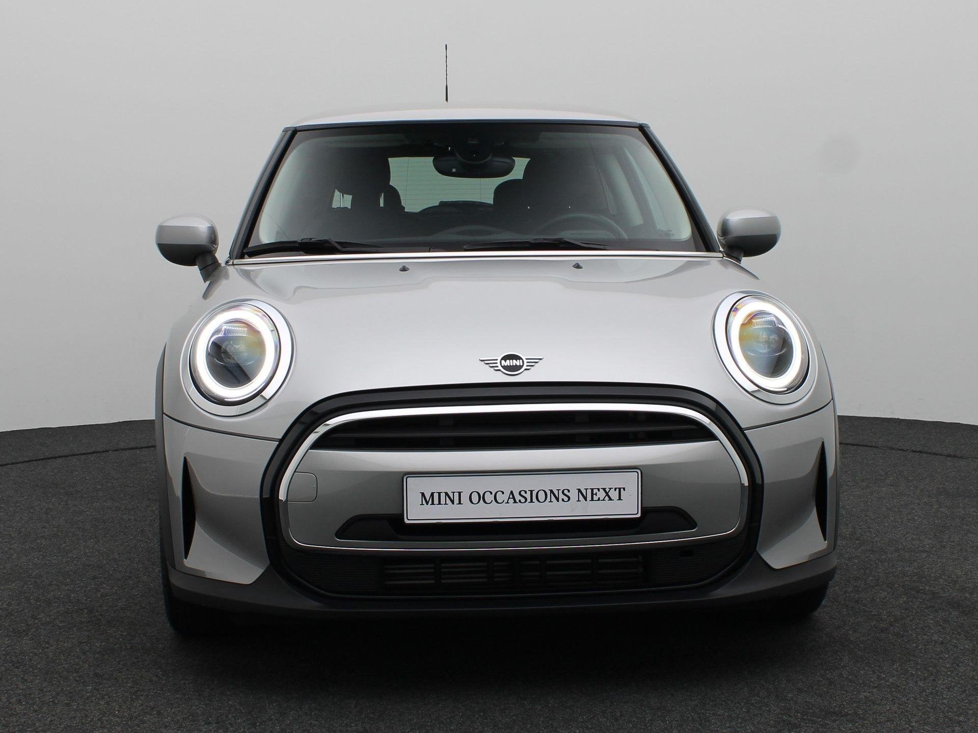 MINI 3-Deurs Cooper Premium Pakket + PDC + LED + Driving Ass, Voorwielaandrijving, 136 pk, Gebruikt, Met garantie (alle)