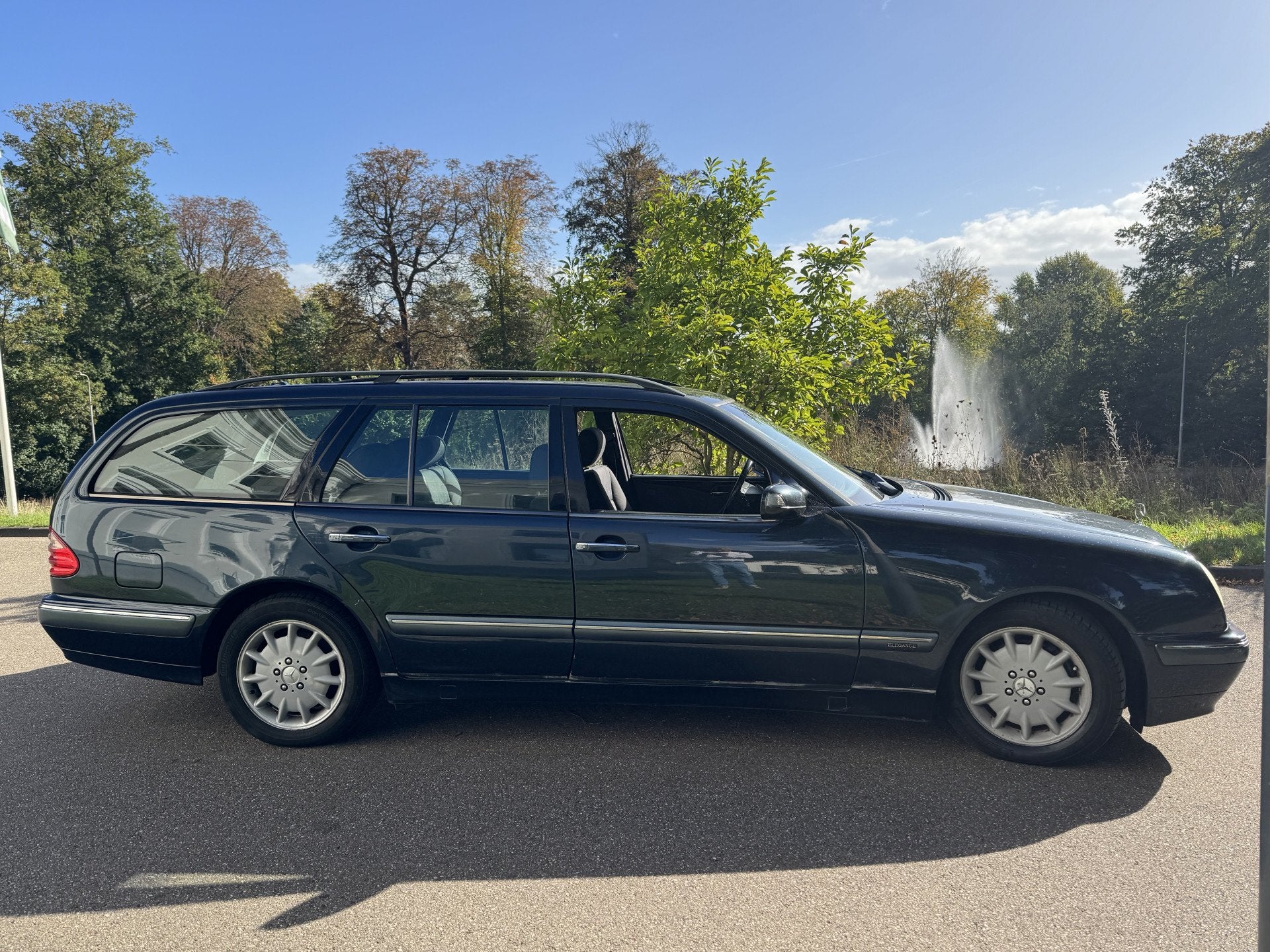 Mercedes-Benz E-Klasse 320 V6 Combi AUT BLIJVEND YOUNGTIMER, Automaat, Achterwielaandrijving, Gebruikt, 1644 kg