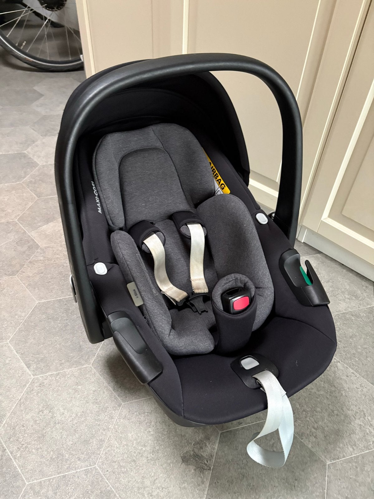Maxi Cosi Pebble 360 met FamilyFix 360 base, Kinderen en Baby's, Ophalen, Gebruikt, Slaapstand, Isofix