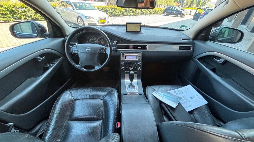 Volvo S80 2.5 T Momentum Geartronic | LEDER | NAVI | CLIMA |, Auto's, Zwart, 1514 kg, Bedrijf, Sedan