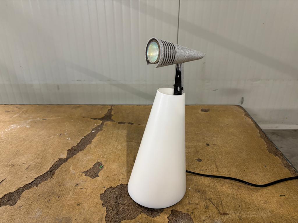 Nemo Cassina "Iota" Tafellamp – Hikaru Mori Jaren '90 Design, Ophalen of Verzenden, Zo goed als nieuw, Overige materialen, Minder dan 50 cm