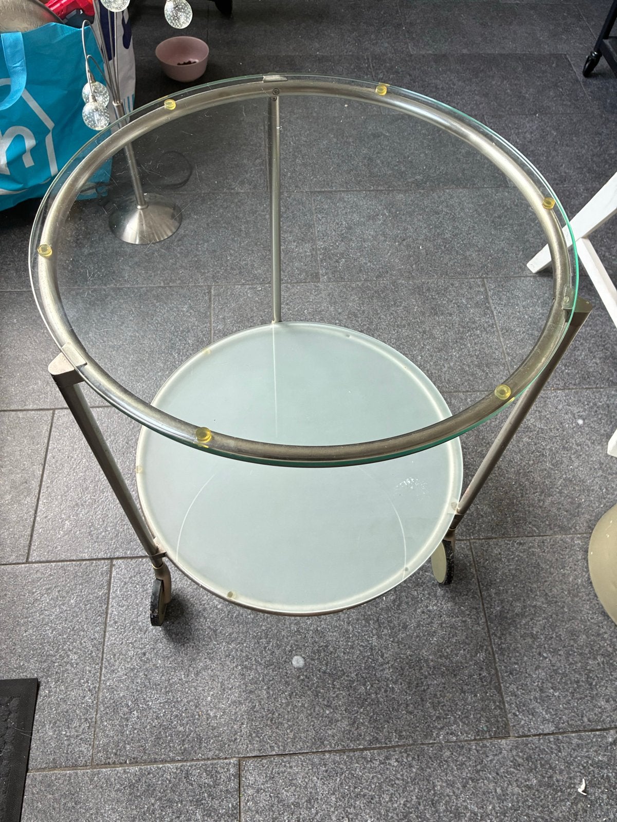 Glazen verrijdbaar tafeltje - Modern en praktisch, Ophalen, Minder dan 55 cm, Gebruikt, Rond