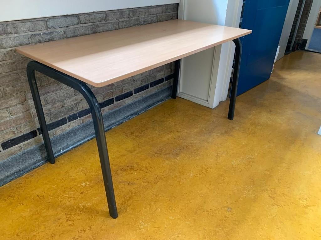 Gratis af te halen: Tafel/ Bureau, Ophalen, Gebruikt, 70 cm, 140 cm