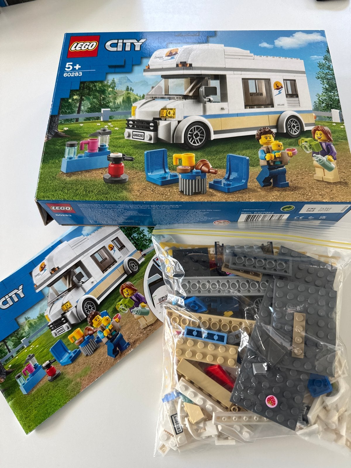 Lego City Campervan 60283 - Zo goed als nieuw, City, Lego, Ophalen of Verzenden, Zo goed als nieuw