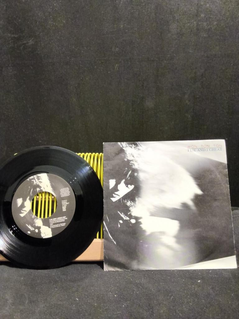 Won Ton Ton. I lie and I cheat. Vaste prijs €2., Cd's en Dvd's, 7 inch, 1980 - 1989, Ophalen of Verzenden, Zo goed als nieuw