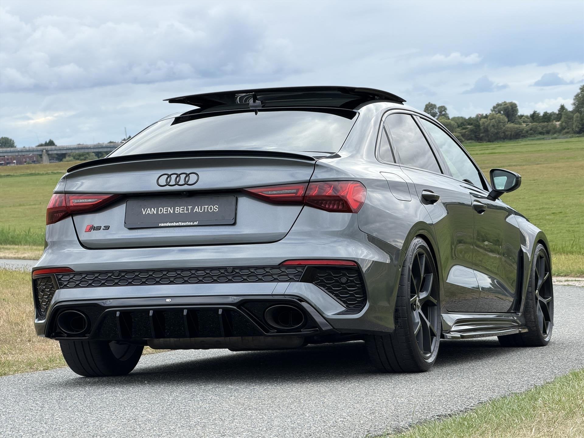 Audi RS3 2.5 TFSI 400PK Quattro |Pano |Head-up |Bang&Olfsen, Auto's, Audi, Gebruikt, Zwart, RS3, Bedrijf