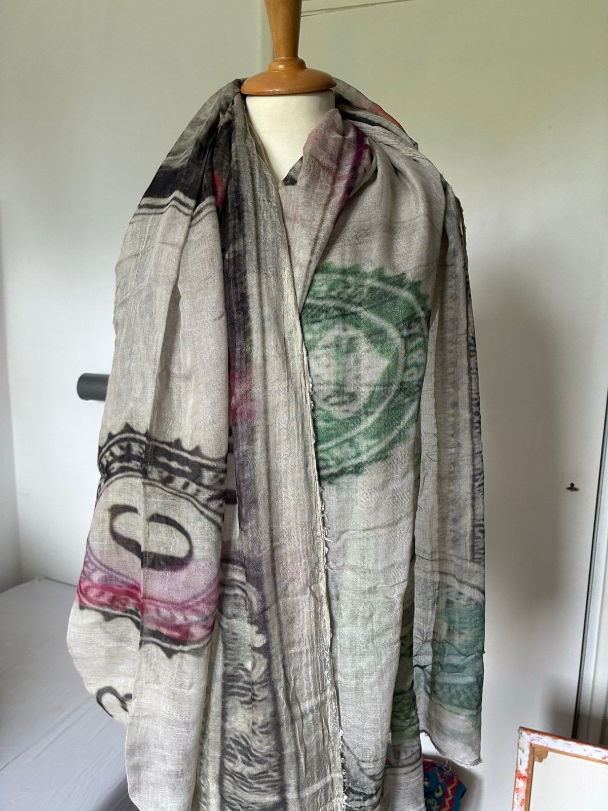 Pauw Amsterdam x Faliero Sarti Sjaal - Dollar Print, Kleding | Dames, Mutsen, Sjaals en Handschoenen, Ophalen of Verzenden, Zo goed als nieuw