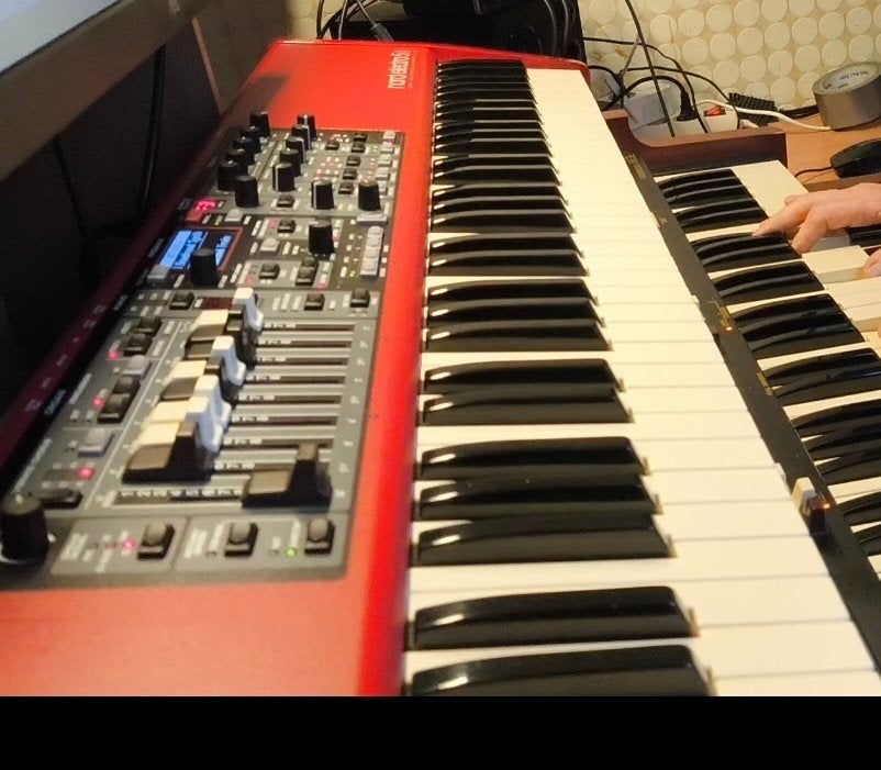 Nord Electro 5D 73-toetsen Stage Piano/Synthesizer, Muziek en Instrumenten, Keyboards, Gebruikt, Midi-aansluiting, Overige aantallen