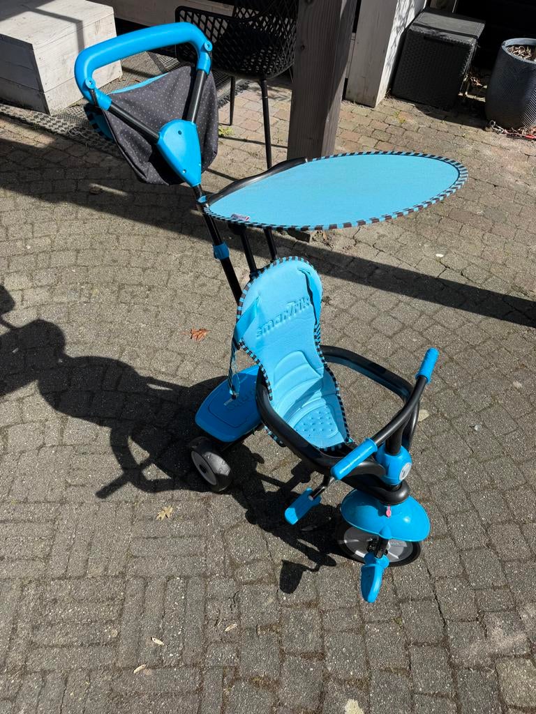 Smart Trike driewieler blauw met duwstang en zonnekap, Fietsen en Brommers, Fietsen | Driewielers, Ophalen, Zo goed als nieuw