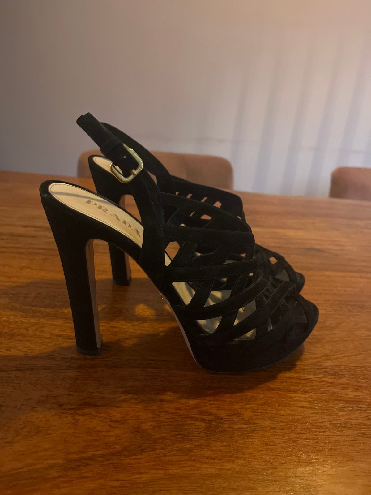 Prada Zwarte Suède Sandalen met Hoge Hak Maat 40, Kleding | Dames, Zwart, Gedragen, Sandalen of Muiltjes, Ophalen of Verzenden