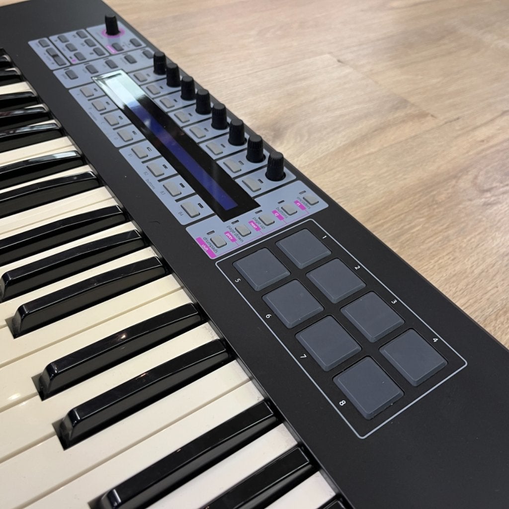 Novation Remote 49SL Compact | Midi-keyboard, Flex Ltd., Gebruikt, https://flex.com/contact-us, Nobelstraat 10, 5807 GA Oostrum LB, Limburg, Nederland