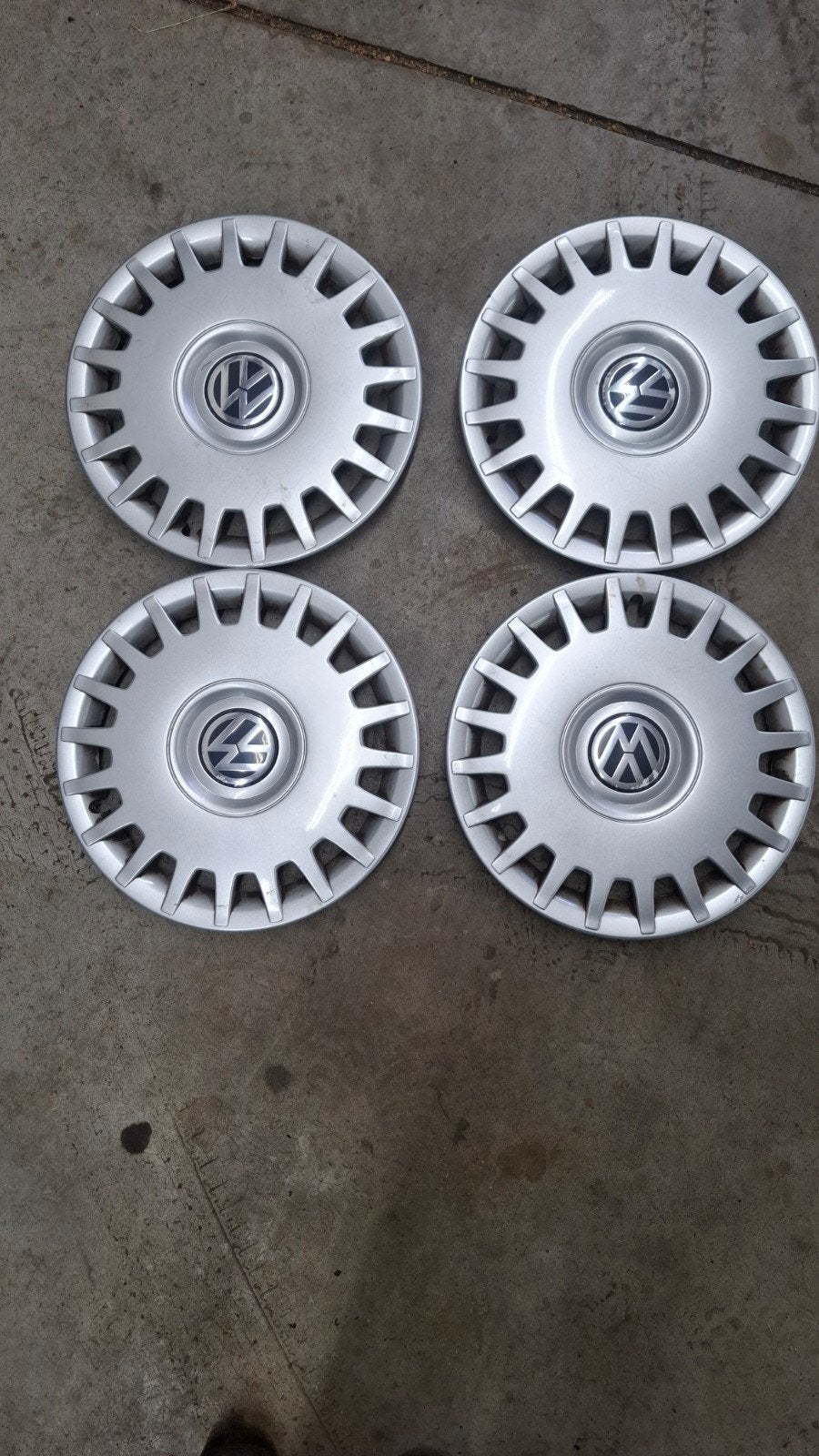 Set van 4 originele Volkswagen wieldoppen 15 inch, Ophalen, Vw, .., Duitsland