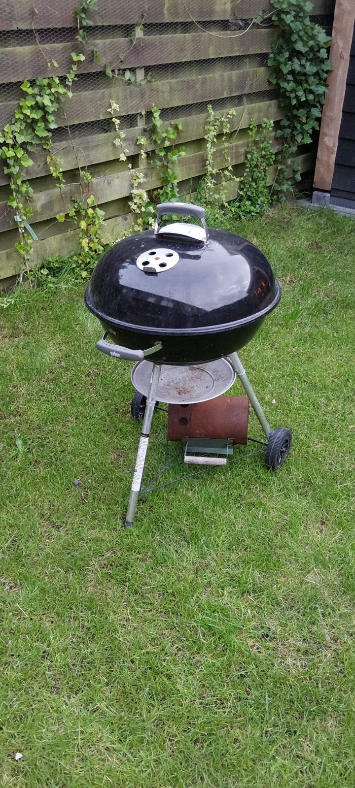 Grote Weber kogel barbecue, Ophalen
