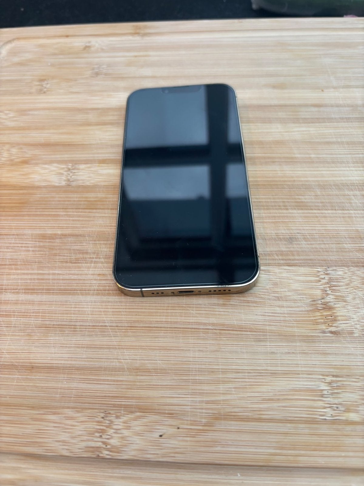 Foto 2 van iPhone 13 Pro 128 GB - Gebroken Glas, 75% Batterij