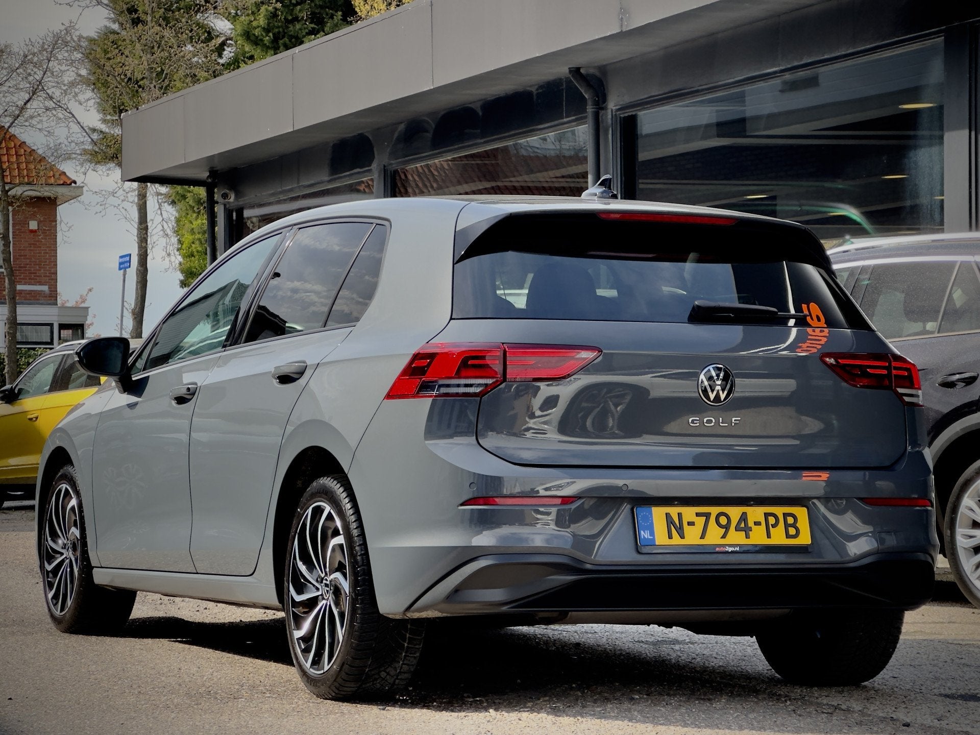 Volkswagen Golf 1.5 TSI R-LINE NAVI DIGI-DASH APPLE-CARPLAY, Auto's, Voorwielaandrijving, Euro 6, 4 cilinders, Grijs