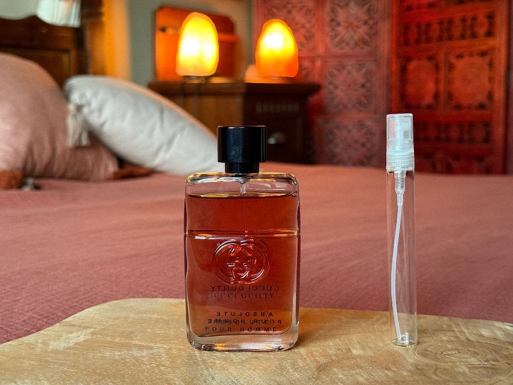 Gucci - Guilty absolute sample/decant, Sieraden, Tassen en Uiterlijk, Ophalen of Verzenden, Nieuw
