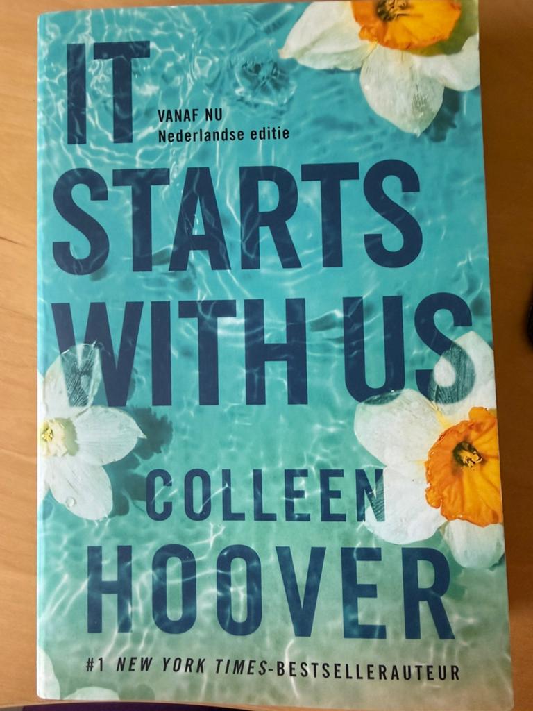 Colleen Hoover - It Starts With Us, Ophalen of Verzenden, Zo goed als nieuw, Colleen Hoover