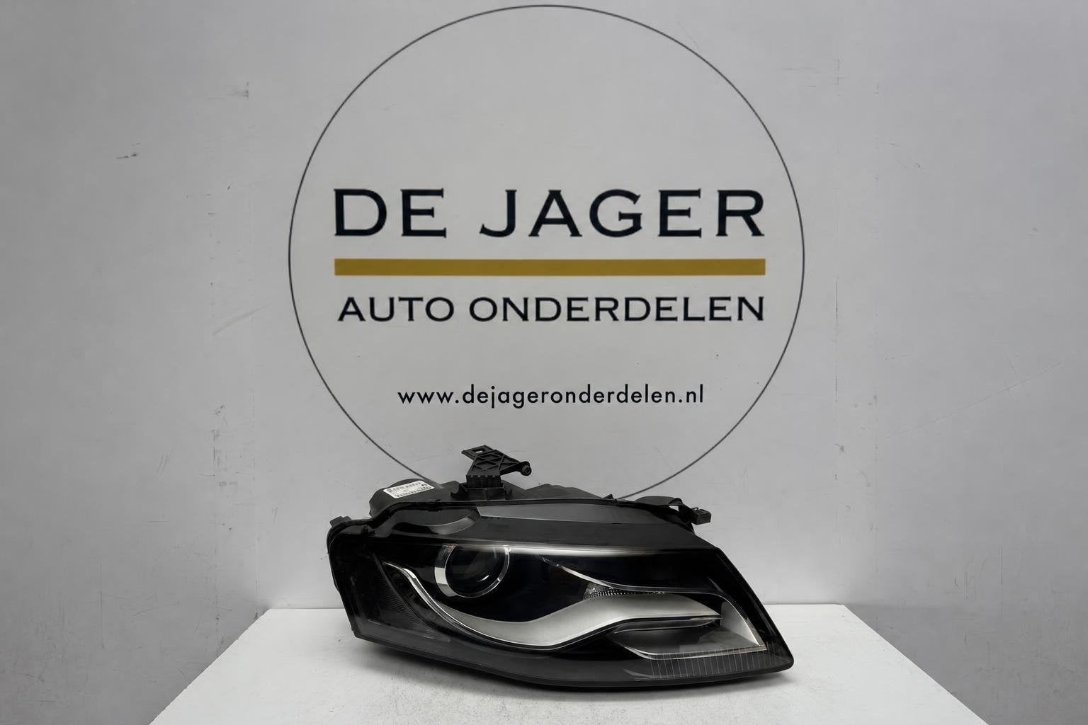 Audi A4 B8 xenon koplamp rechts 8K0941004C, Gebruikt, AUDI AG, Auto-Union-Strasse 1
85045  Ingolstadt, DE, Kundenbetreuung@audi.de