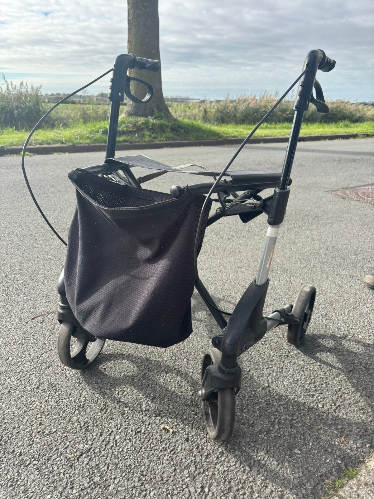 Opklapbare rollator, Diversen, Ophalen of Verzenden, Zo goed als nieuw