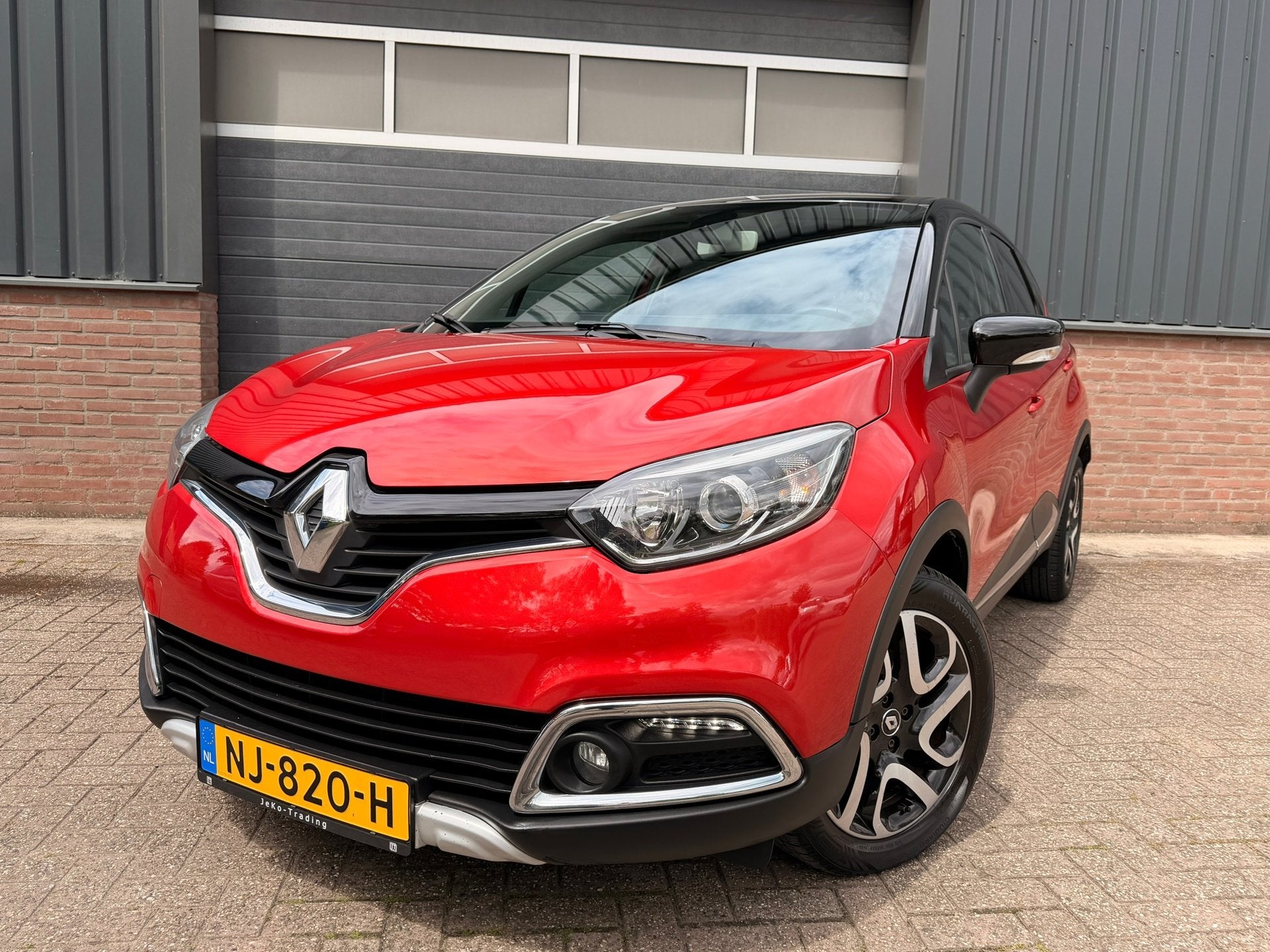 Renault Captur 1.2 TCe 120PK Xmod / Leder / Trekhaak 1200KG, Voorwielaandrijving, Gebruikt, 4 cilinders, 49 €/maand