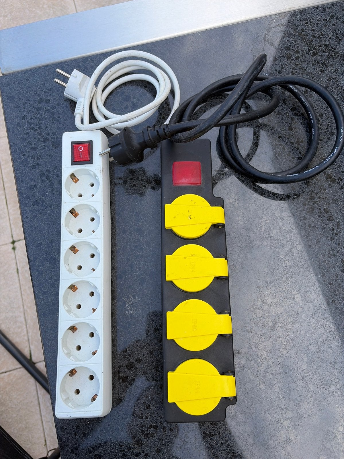 Stekkerdozen verlengsnoeren - 1x binnen/buiten, 1x binnen, Ophalen of Verzenden, Gebruikt, Stekkerdoos