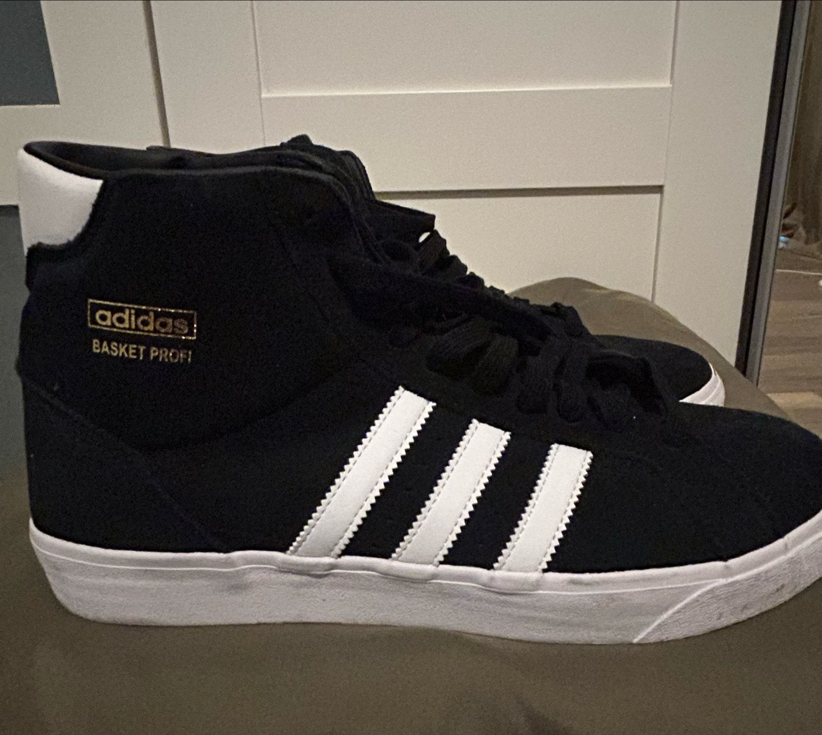 Adidas Basket Profi sneakers - Zwart met witte strepen, Ophalen of Verzenden, Zo goed als nieuw, Zwart, Sneakers of Gympen