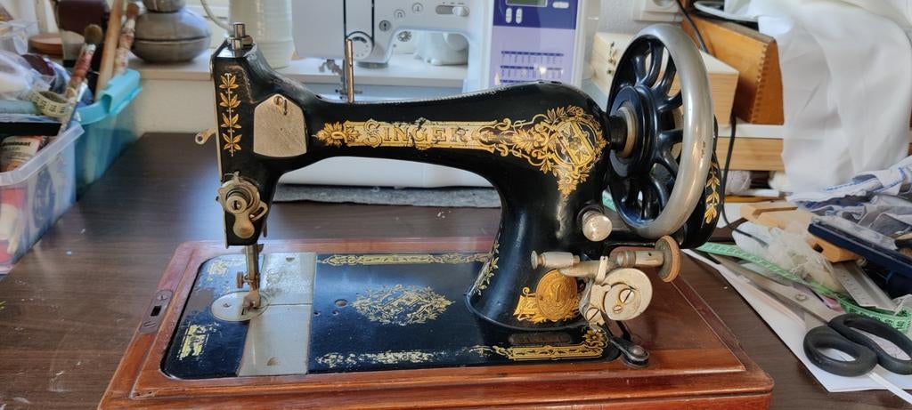 Antieke Singer naaimachine uit 1908 met houten koffer, Antiek en Kunst, Antiek | Naaimachines, Ophalen