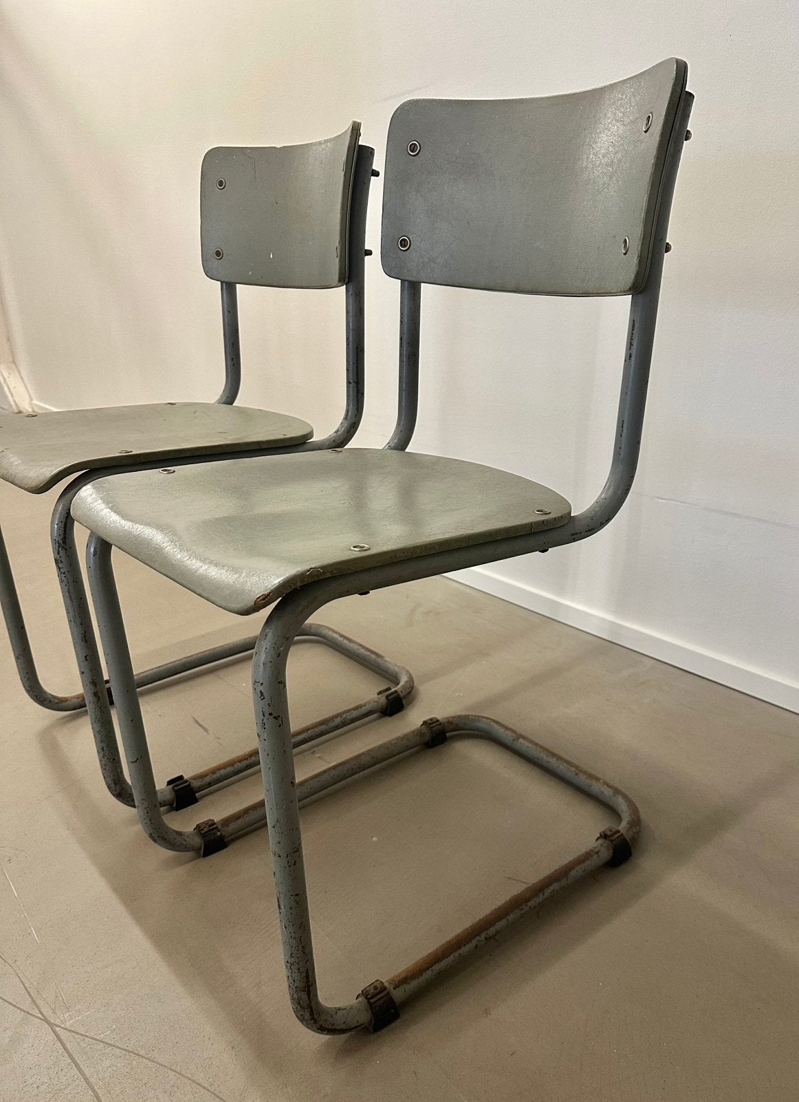 1 Vintage jaren ‘30 industriële buisframe stoel Tubax, Huis en Inrichting, Stoelen, Ophalen, Gebruikt, Hout, Vintage industrieel