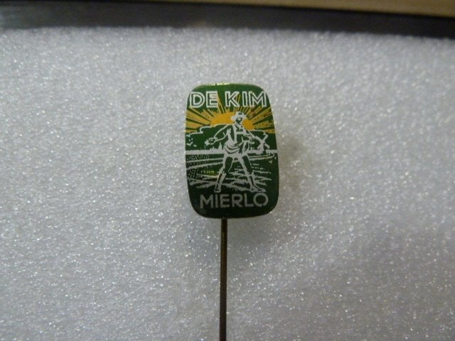 Vintage Speldje 'De Kim Mierlo', Ophalen of Verzenden, Gebruikt, Overige onderwerpen, Speldje of Pin