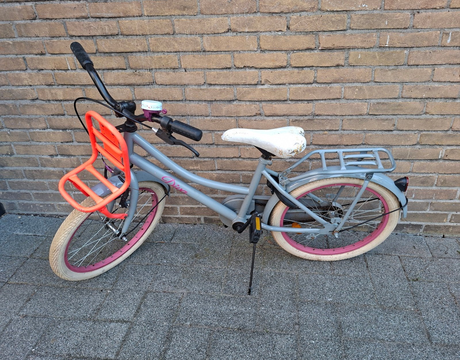 Aangeboden Diva leuke meiden fiets 20 inch, Fietsen en Brommers, Fietsen | Meisjes, Ophalen, Gebruikt, 20 inch