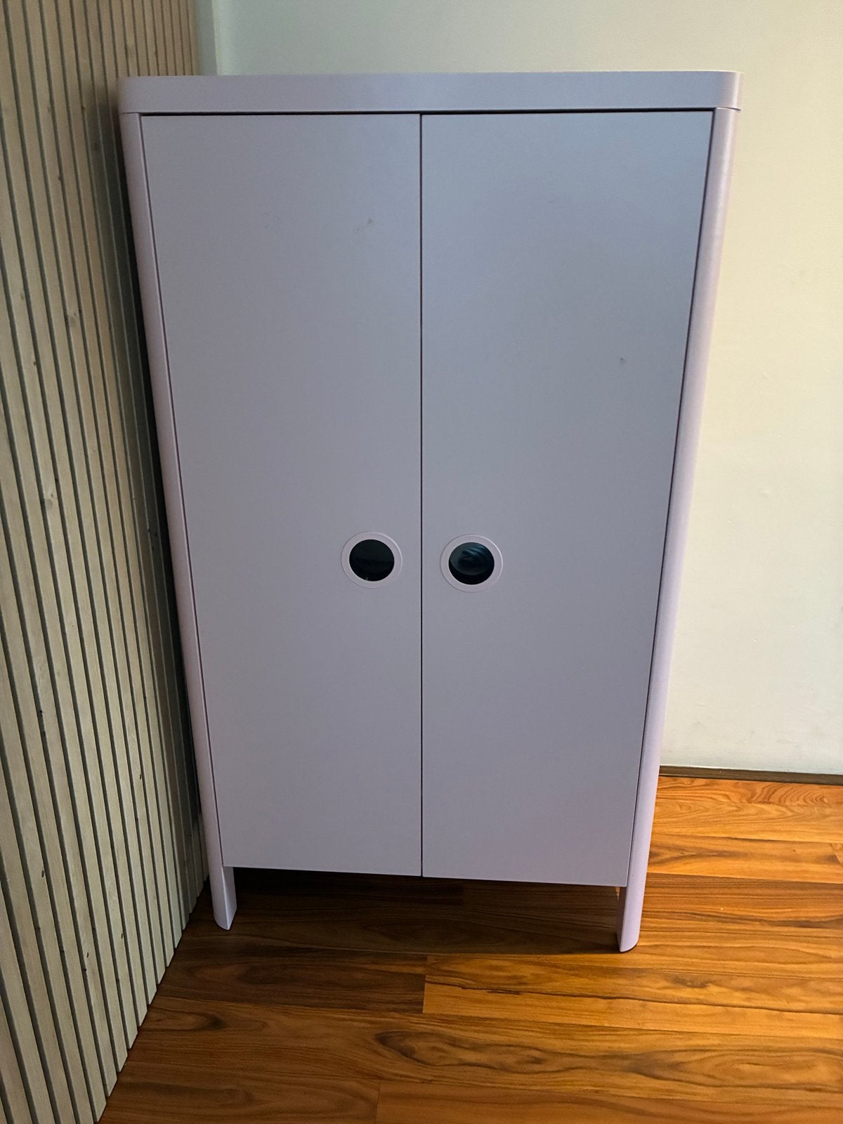 Roze IKEA Businge kinderkledingkast, Kinderen en Baby's, Kinderkamer | Commodes en Kasten, Ophalen, 105 cm of meer, Zo goed als nieuw