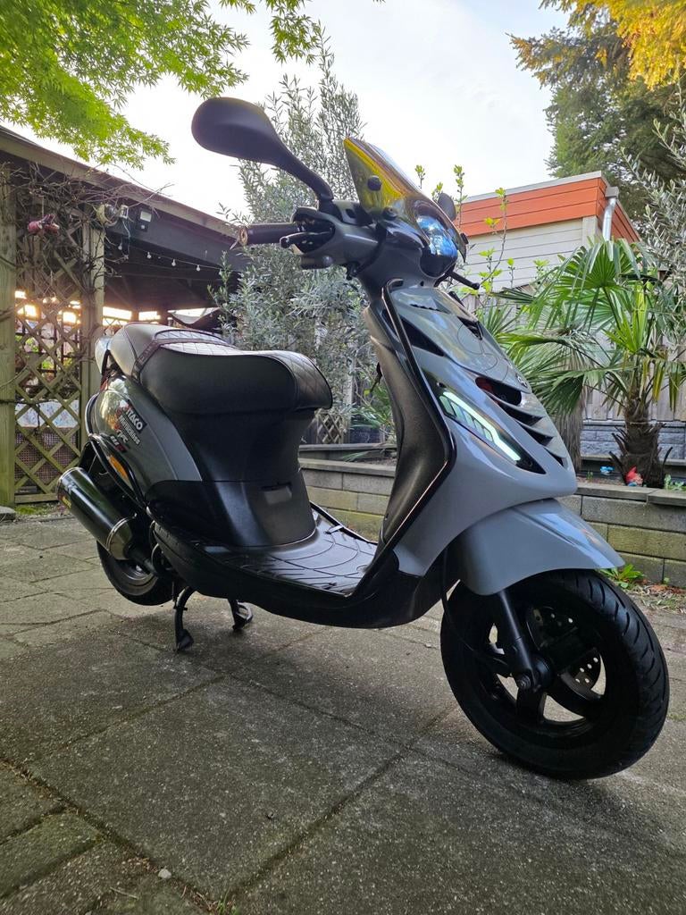 Piaggio Zip 2021 BROM 80cc! (Malossi turbokit geel kenteken), Fietsen en Brommers, Scooters | Piaggio, Ophalen, Zo goed als nieuw