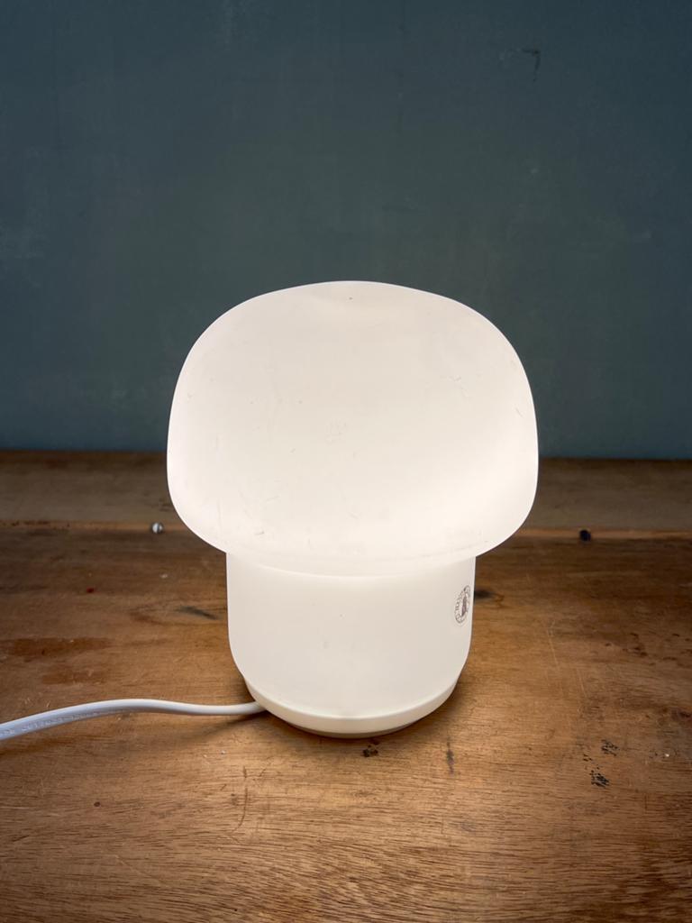 Ikea Tokabo paddenstoel lampje melkglas opaalglas, Huis en Inrichting, Lampen | Tafellampen, Ophalen of Verzenden, Zo goed als nieuw