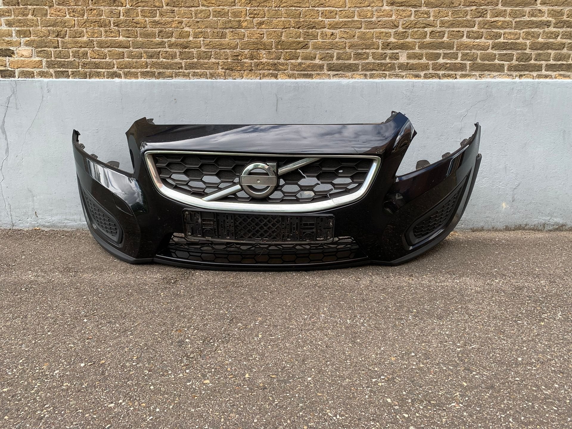 voorbumper volvo C30 2010 tot 2013 zwart 31214635, Gebruikt, -, Voor, -
