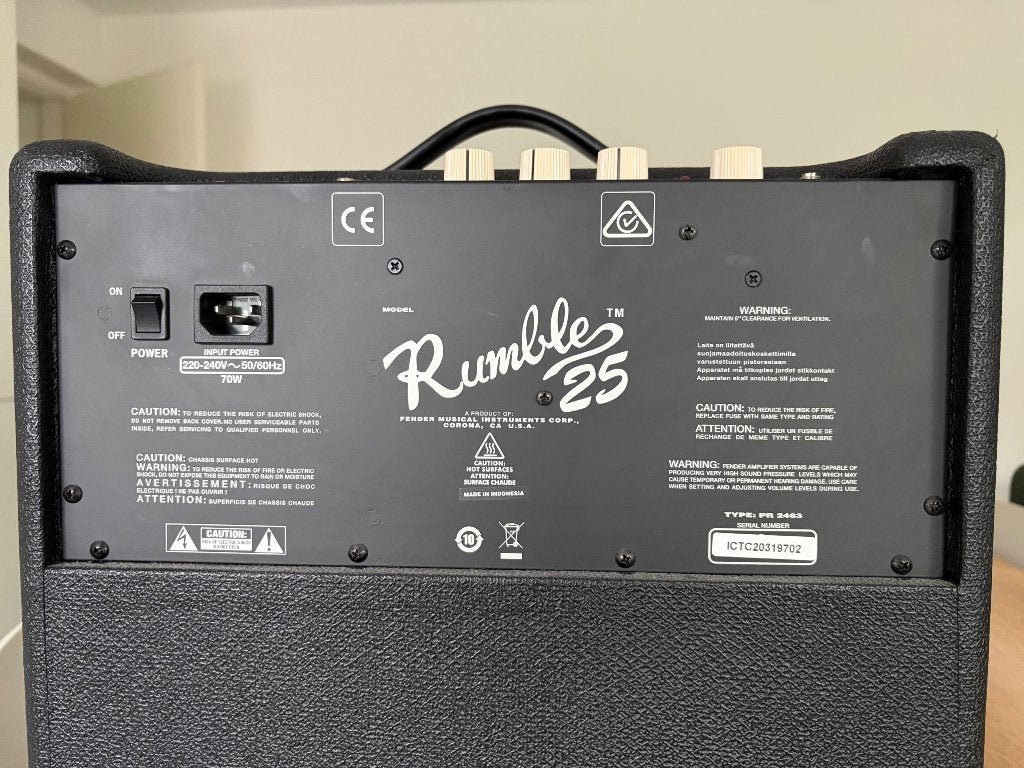 Fender Rumble 25, Muziek en Instrumenten, Versterkers | Bas en Gitaar, Ophalen of Verzenden, Zo goed als nieuw, Basgitaar, Minder dan 50 watt
