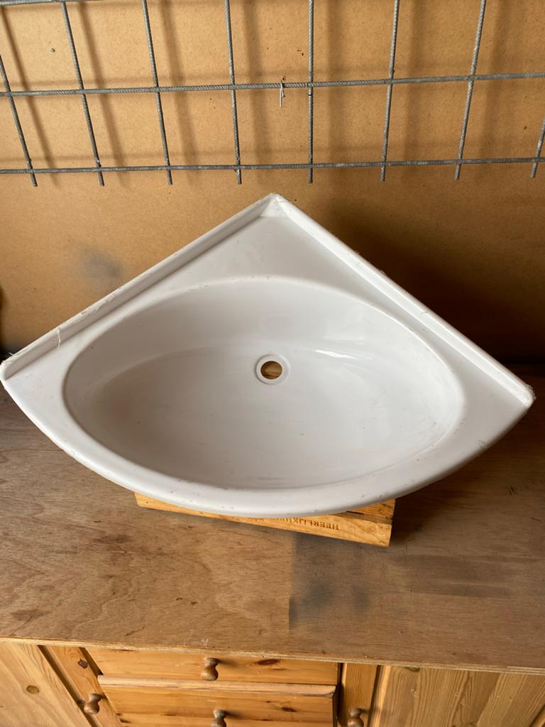 Compacte kunststof hoekwastafel - Ideaal  voor inbouw camper, Ophalen of Verzenden, Gebruikt