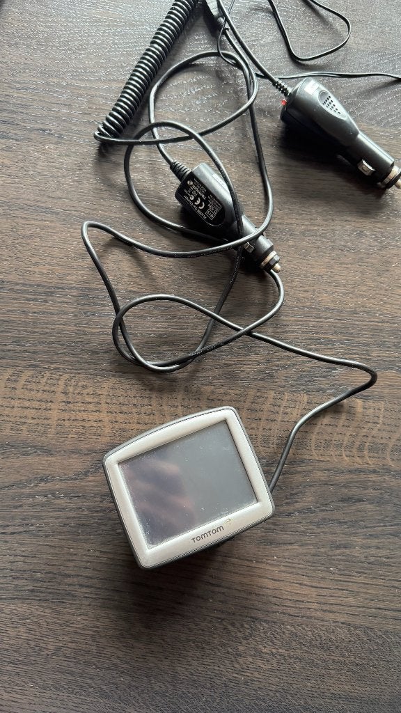 TomTom navigatie compleet met autolader en houder, Ophalen of Verzenden